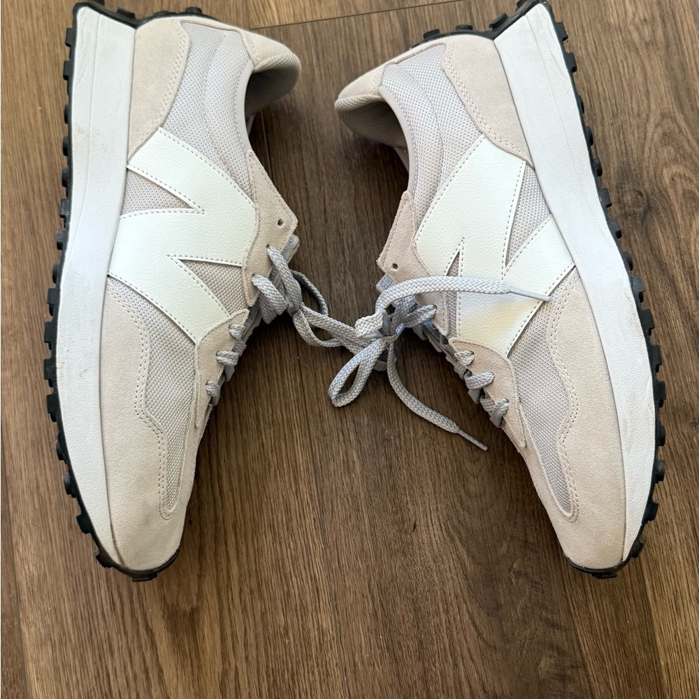 New Balance 327